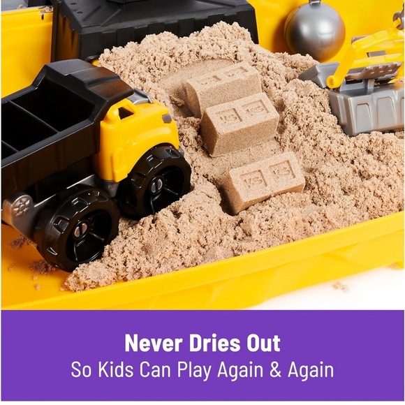 NWT Kinetic Sand Construction Site Folding Sandbox with Toy Truck - Picture 8 of 12